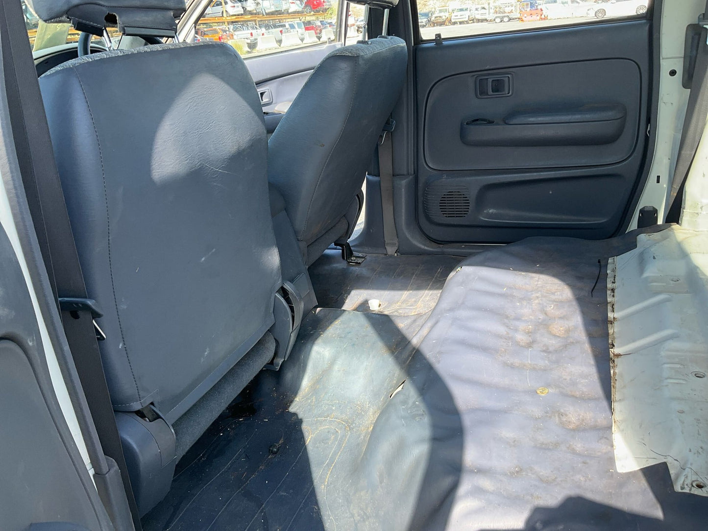 2004 Toyota Hilux  N70Double Cab Utility 
Toyota
Hilux