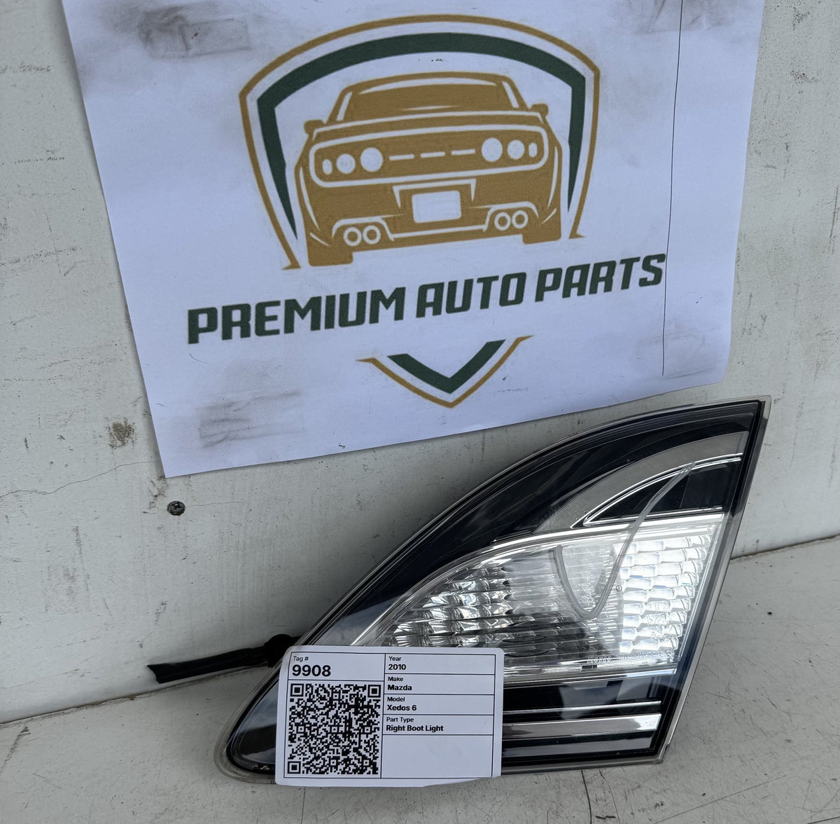 2010 Mazda Xedos 6 GH1052 Hatchback Right Boot Light