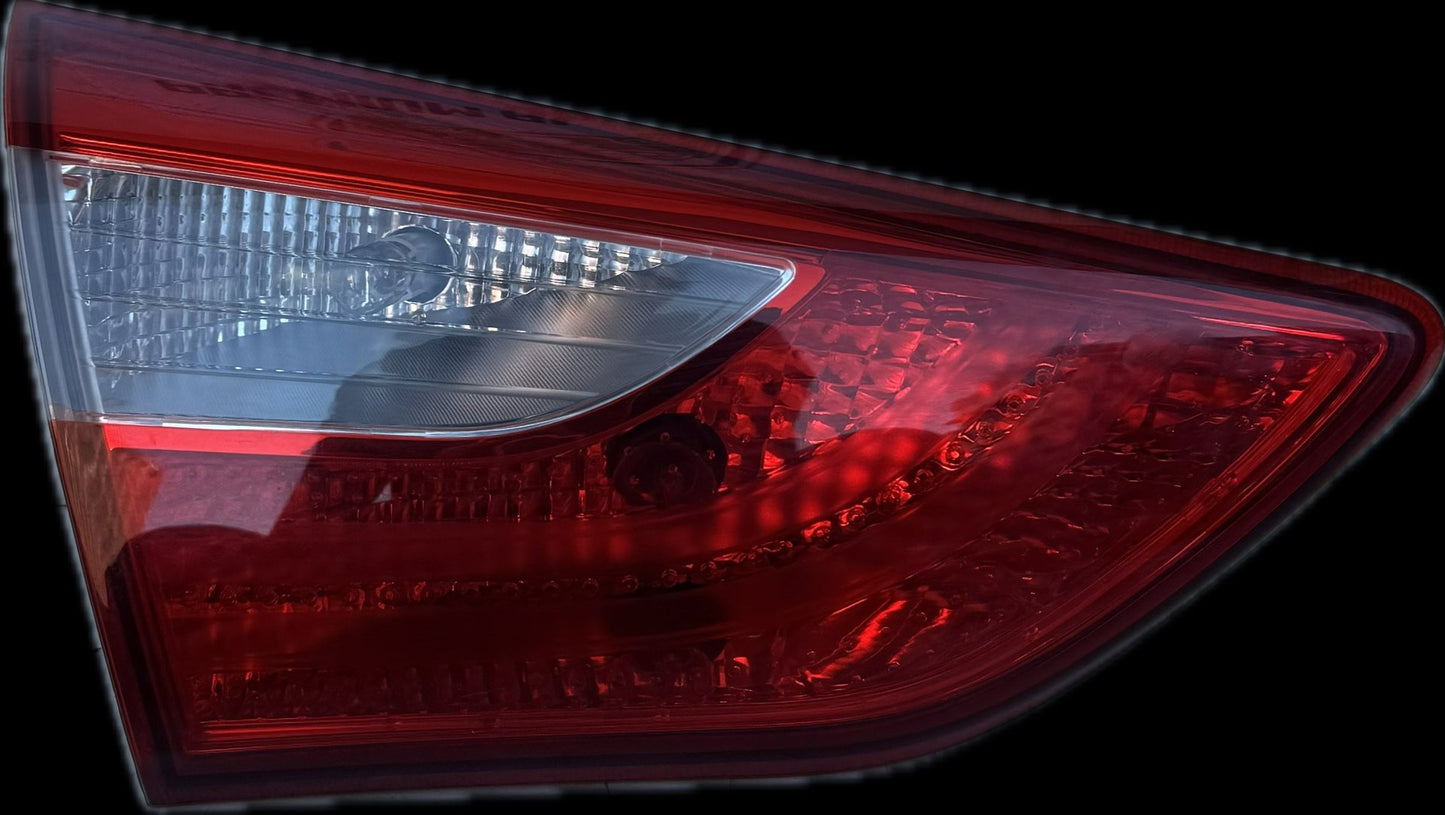 2014  GD Left Bootlid Light