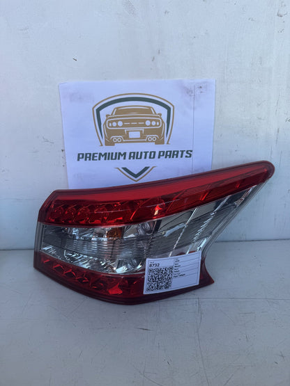 2014 Nissan Pulsar B17 Sedan Right Taillight