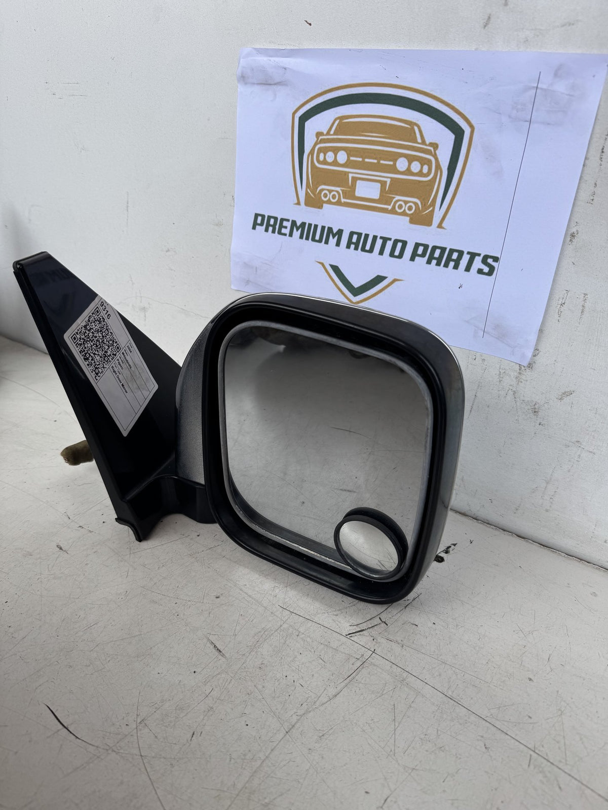 2004 Mitsubishi Pajero NP Station Wagon Right Door Mirror