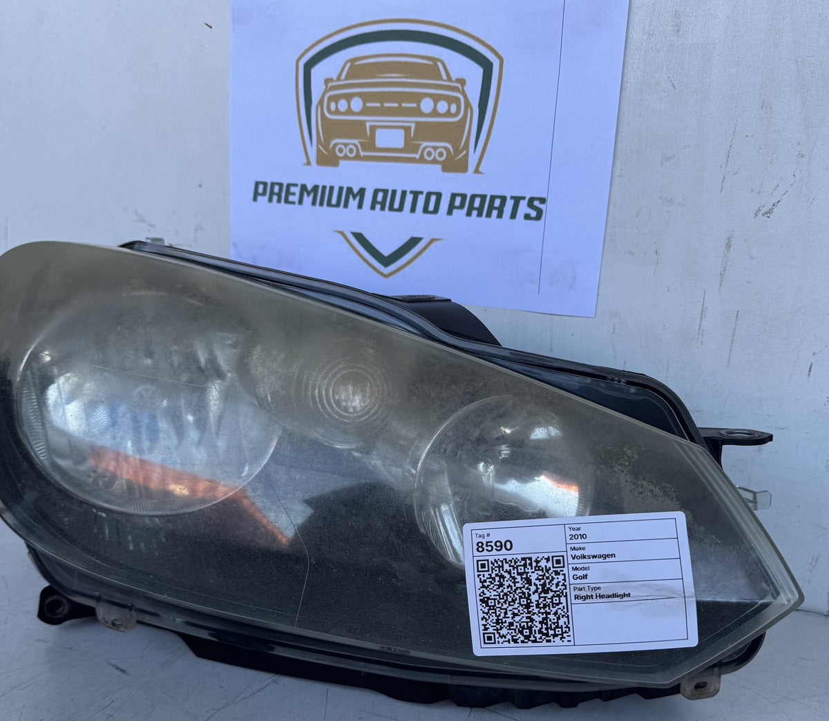 2010 Volkswagen Golf MK6- 5K Station Wagon Right Headlight