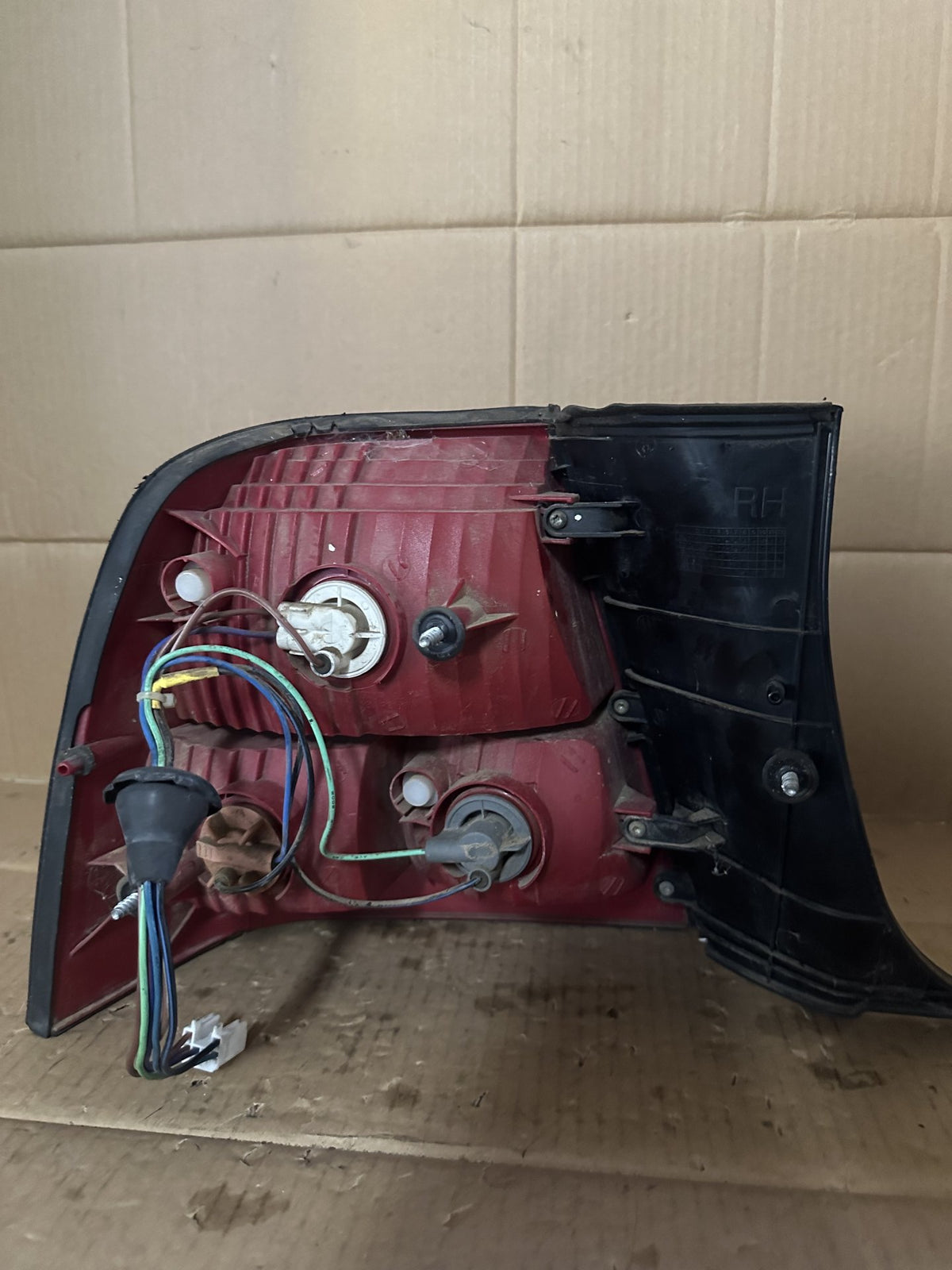 2003-2004 Holden Statesman WK KY54A - Right Taillight