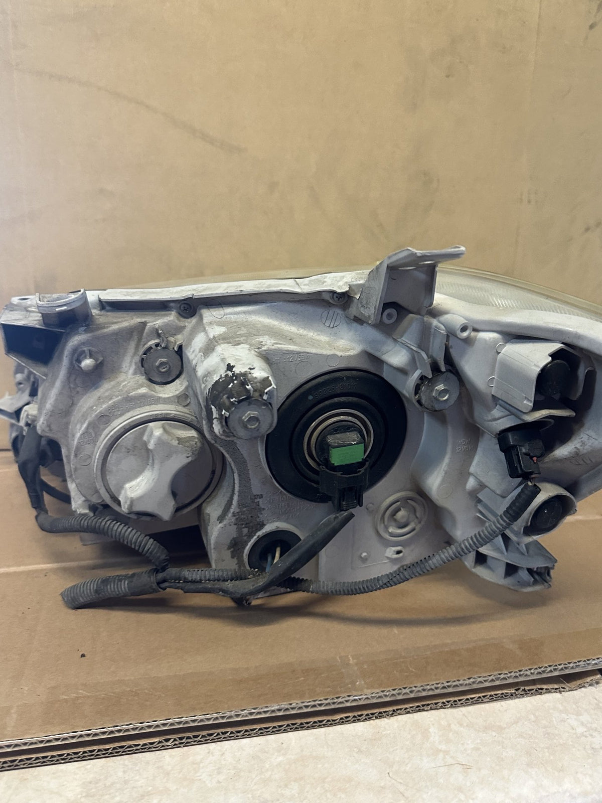 2007 Toyota Aurion - Right Headlight
