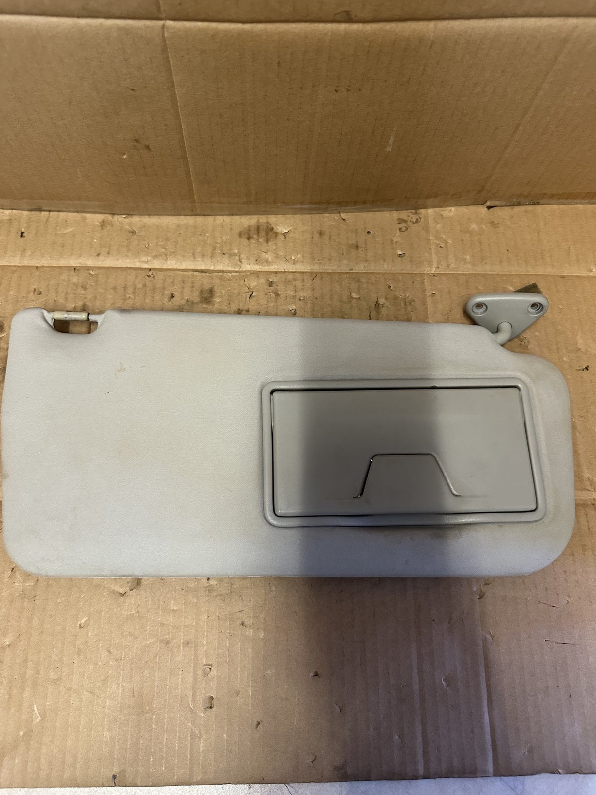 2012 Mitsubishi Pajero IV NW - Right Sun Visor