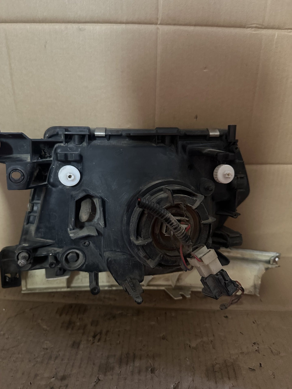2010 Nissan Patrol - Right Headlight