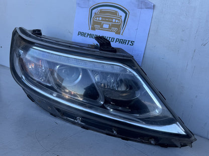 2014 Kia Sorento XM Station Wagon Right Headlight