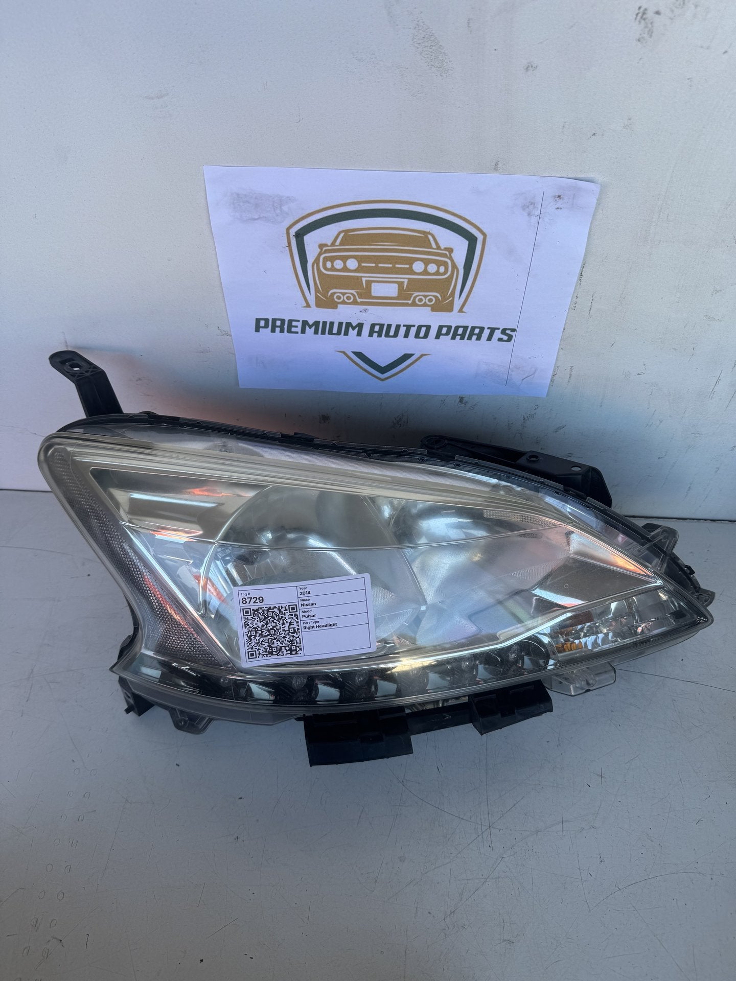 2014 Nissan Pulsar B17 Sedan Right Headlight