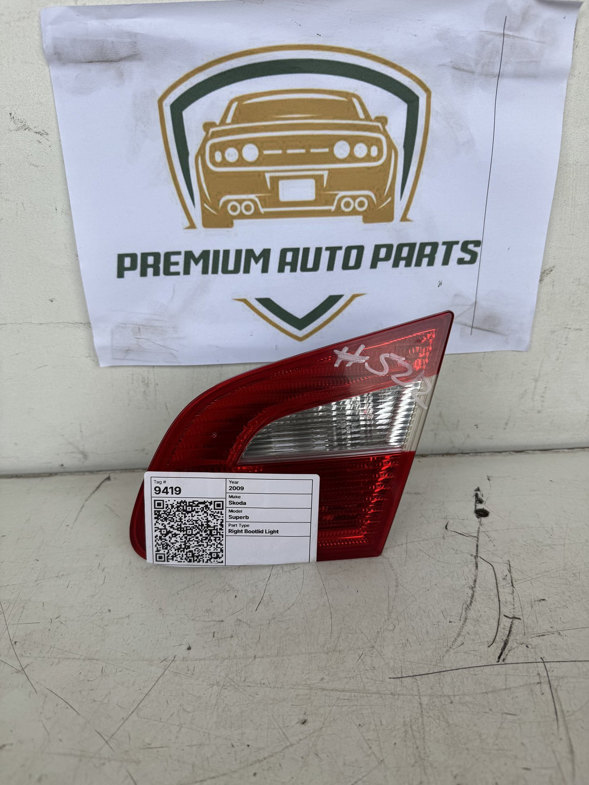 2009 Skoda Superb Sedan Right Bootlid Light