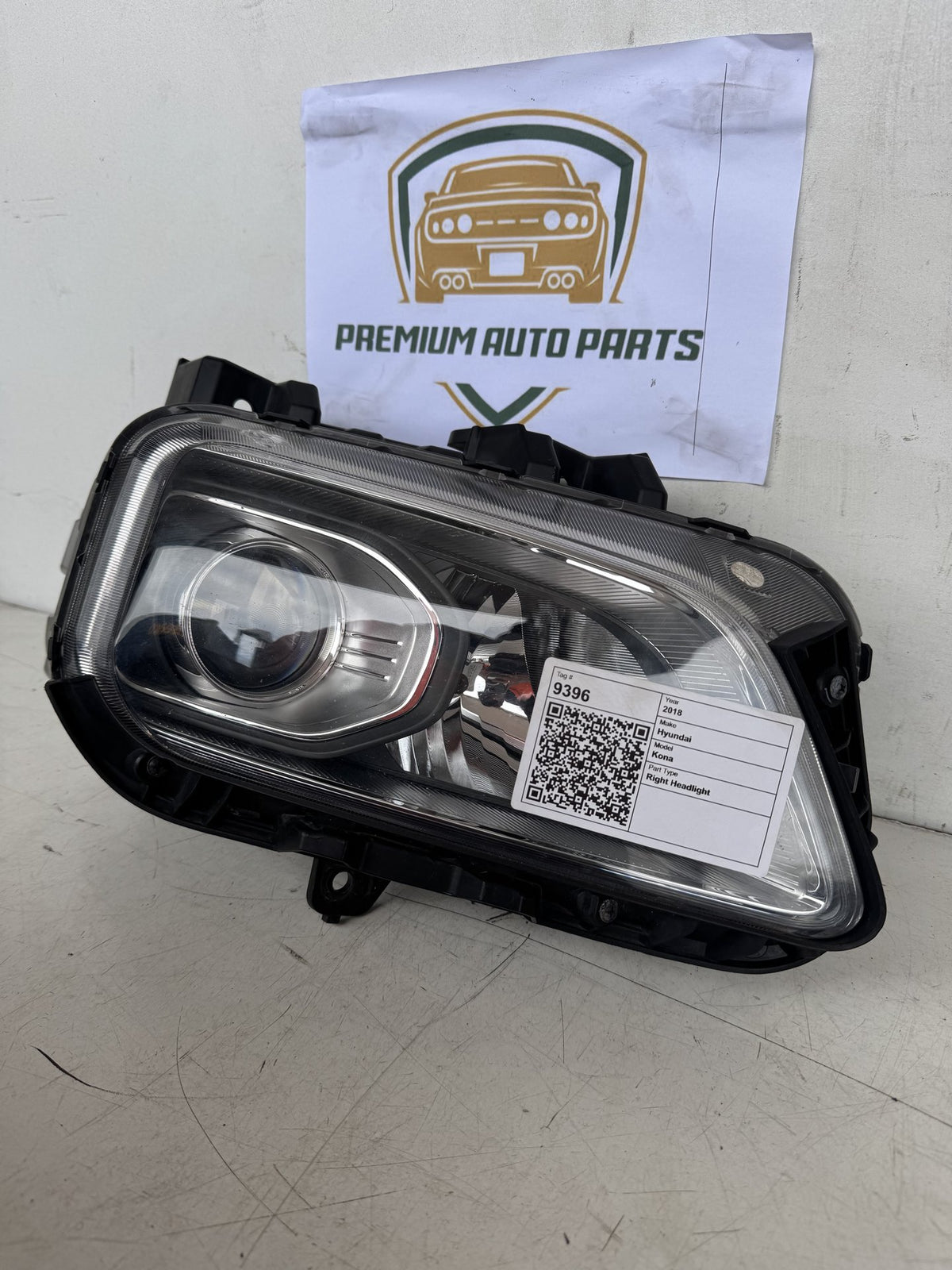 2018 Hyundai Kona OS Station Wagon Right Headlight J9921-21020