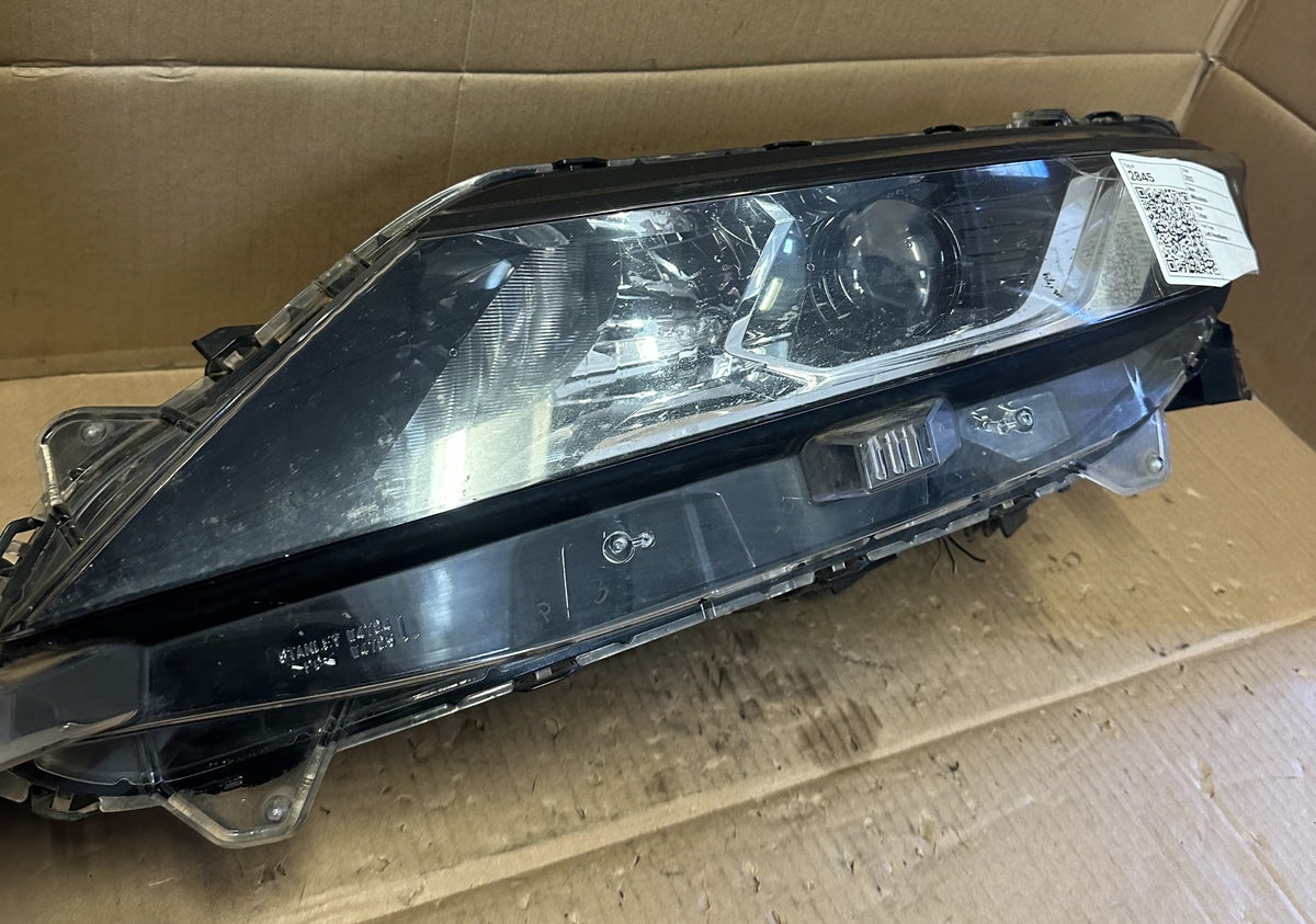 2022 Mitsubishi Triton Left Headlight W4724