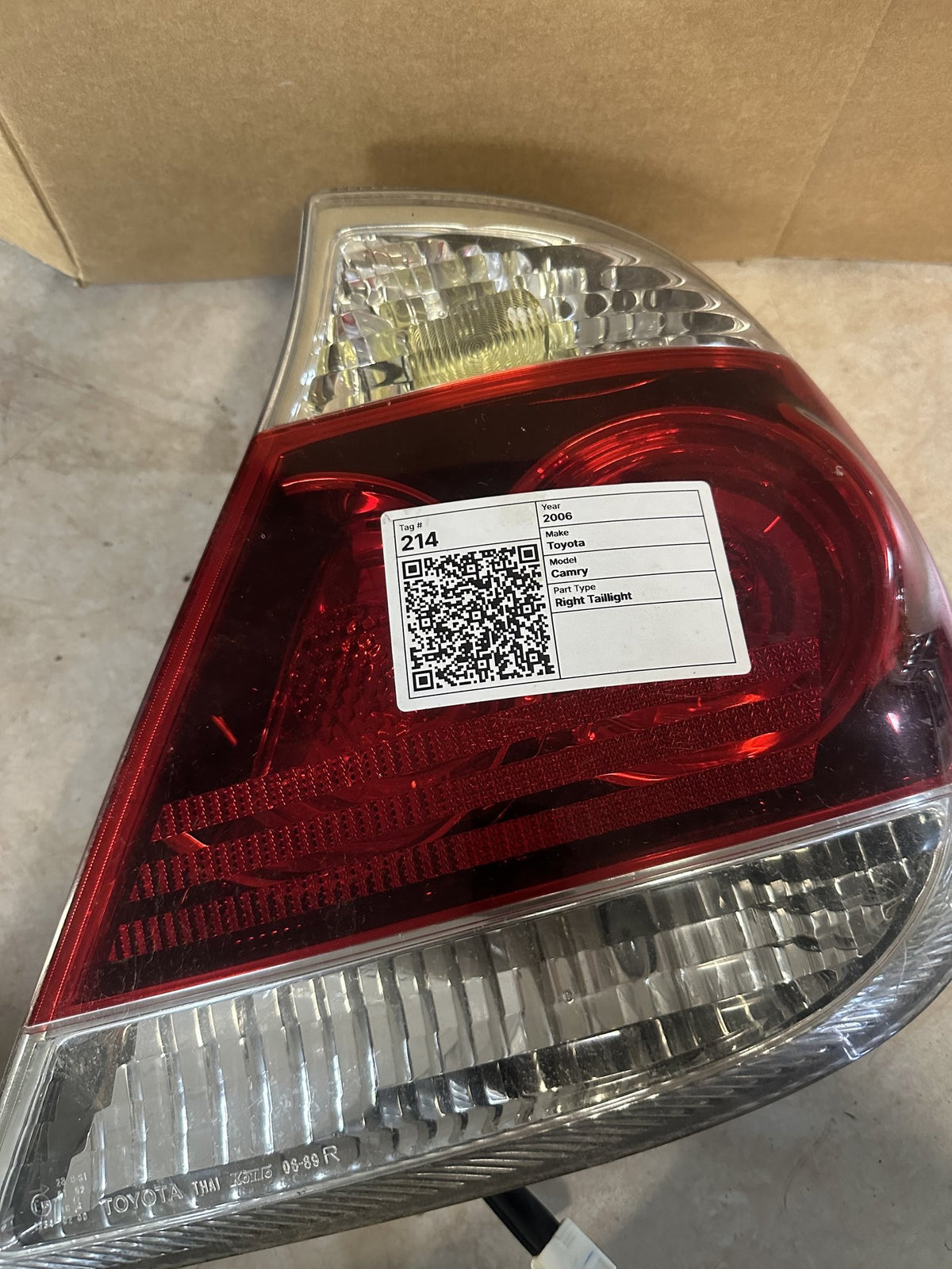 2002-2006 Toyota Camry Sedan Right Taillight KOITO0689