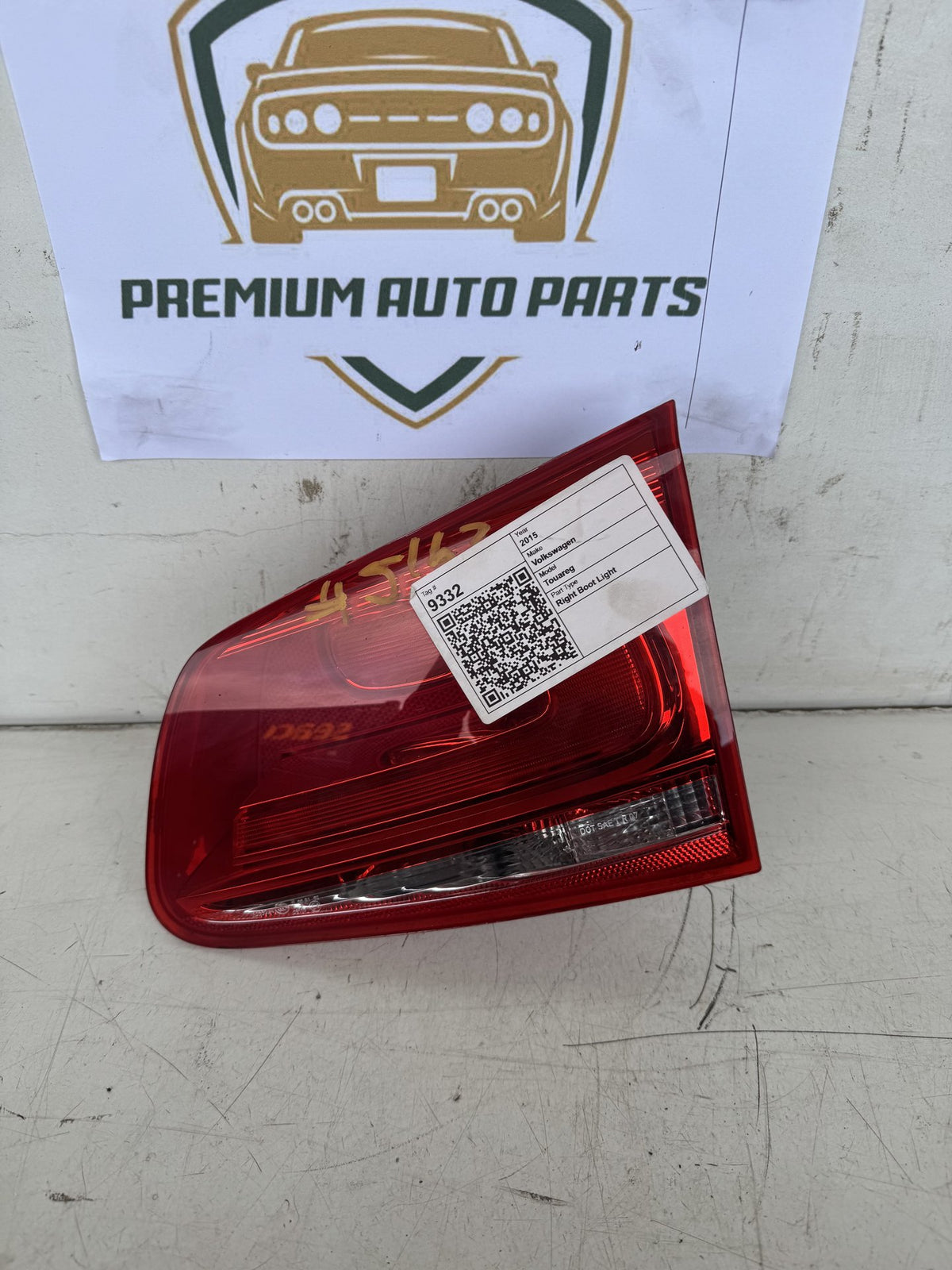 2015 Volkswagen Touareg MK2 - 7P Station Wagon Right Boot Light