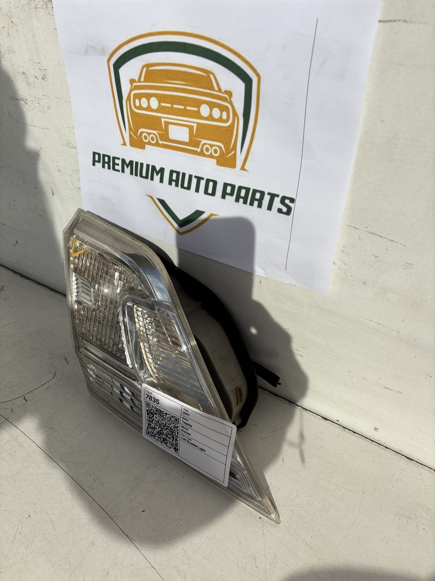2011   Left Bootlid Light