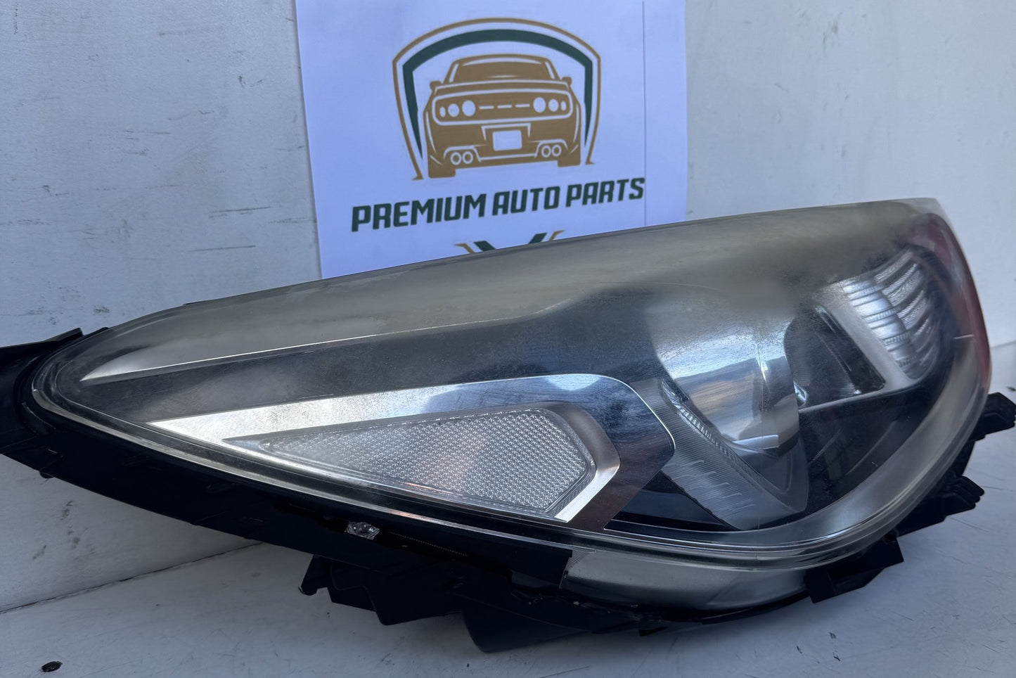2018   Right Headlight