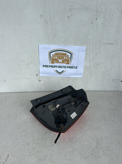 2012 Kia Sorento Station Wagon Left Taillight