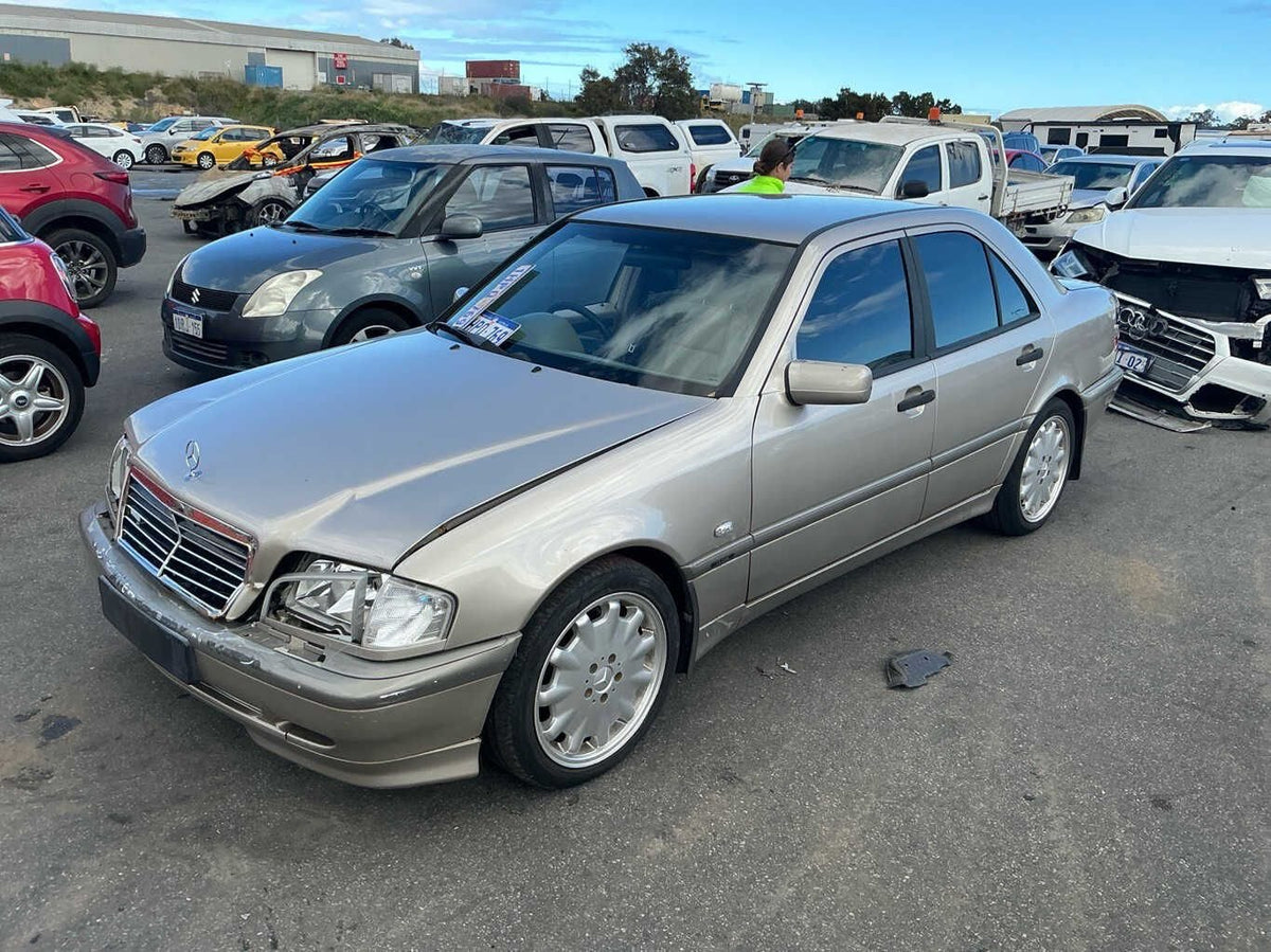 2000 Mercedes-Benz C-Class