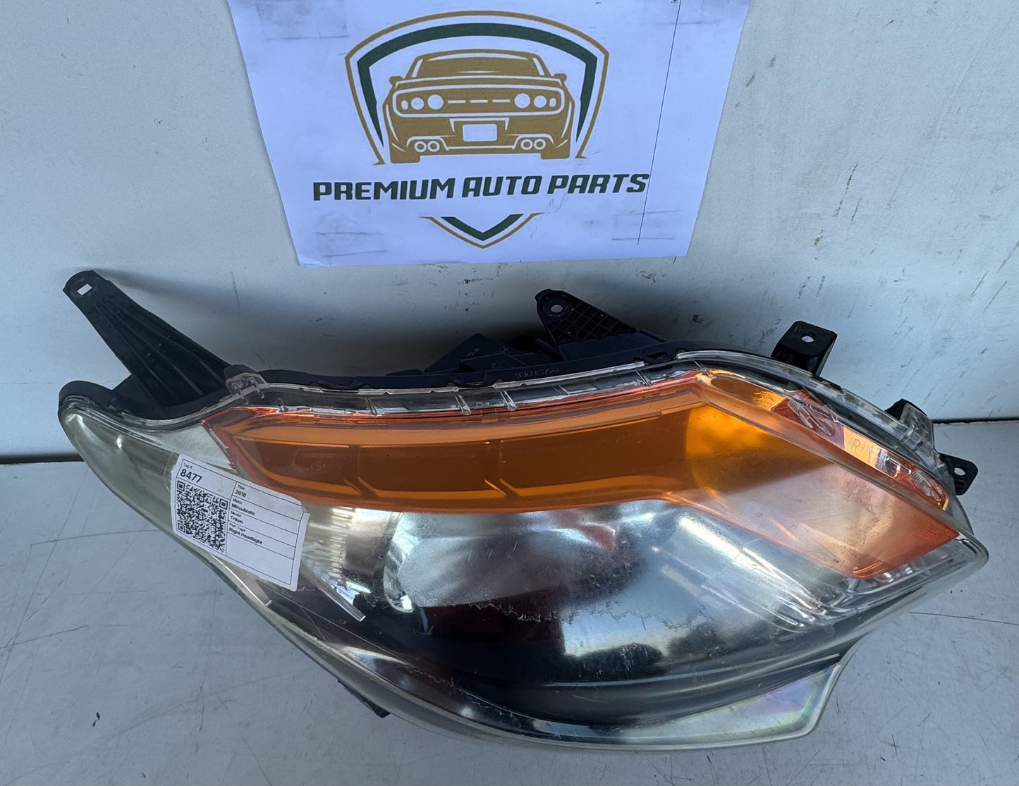 2018   Right Headlight