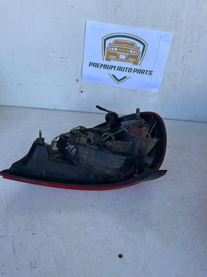 2010 Nissan Pulsar Sedan Right Taillight