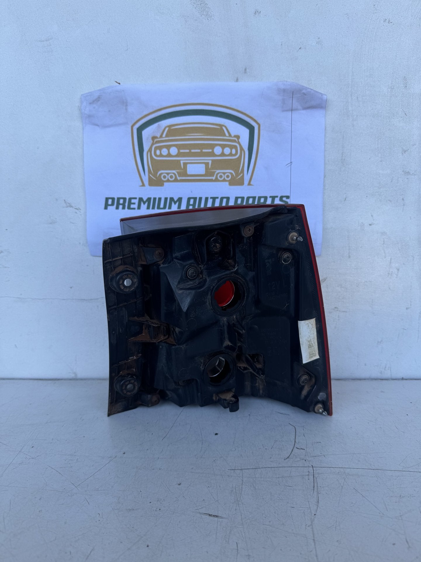 2014 Kia Sorento XM Station Wagon Left Taillight