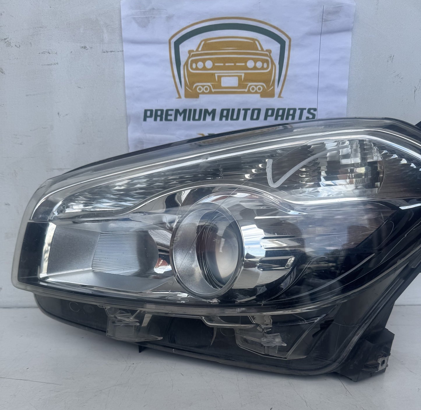 2010   Left Headlight