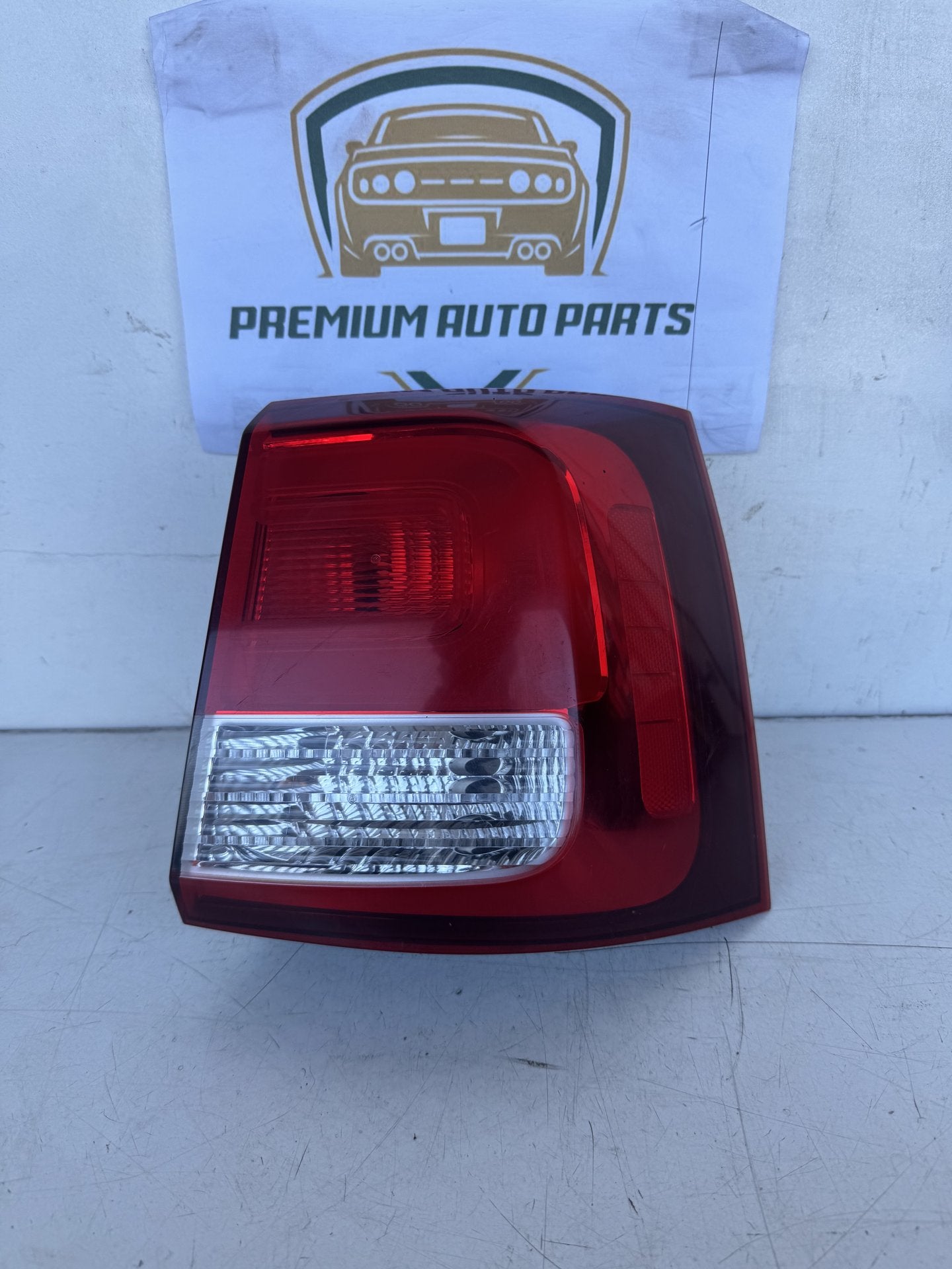 2014 Kia Sorento XM Station Wagon Right Taillight