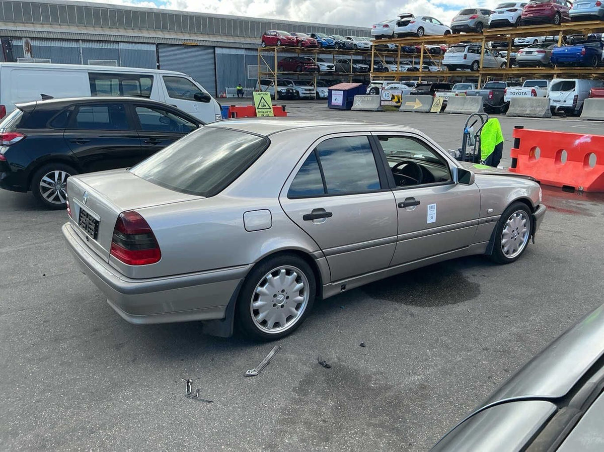 2000 Mercedes-Benz C-Class