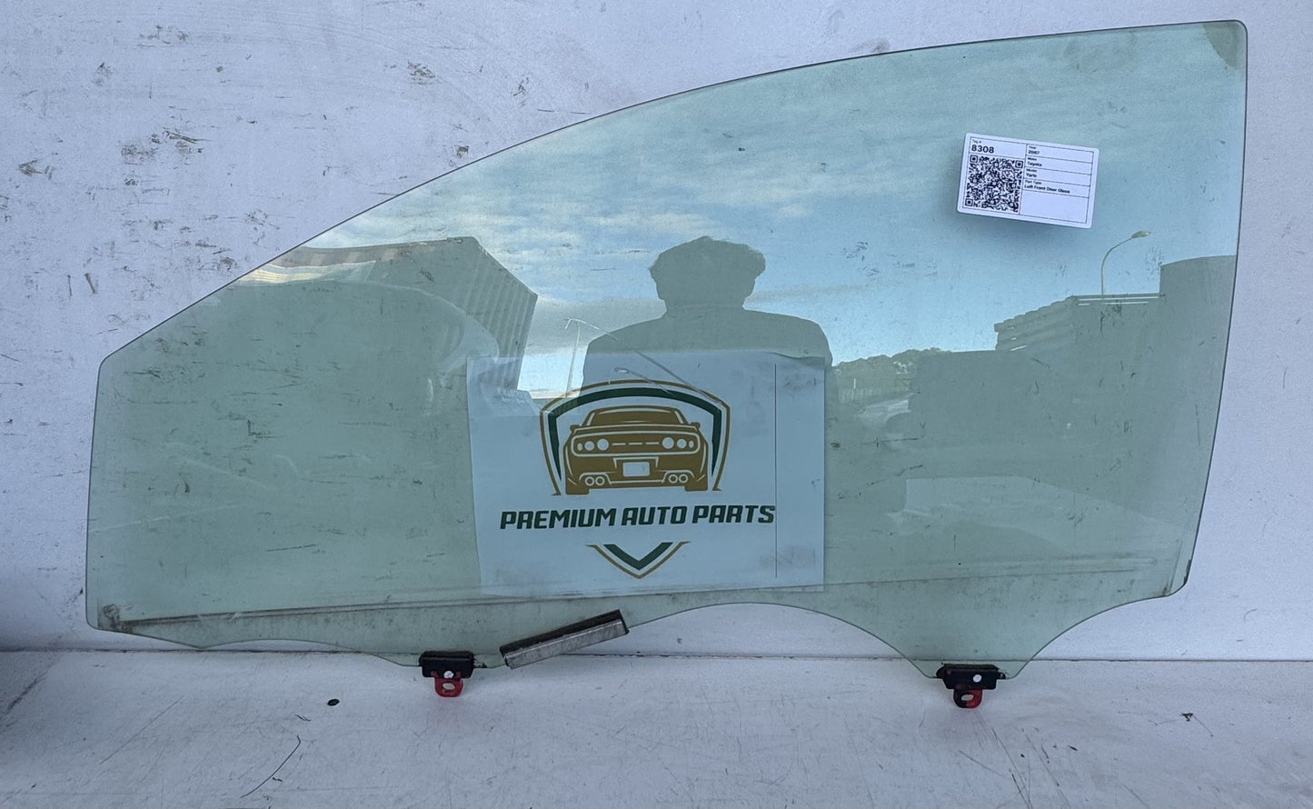 2007   Left Front Door Glass