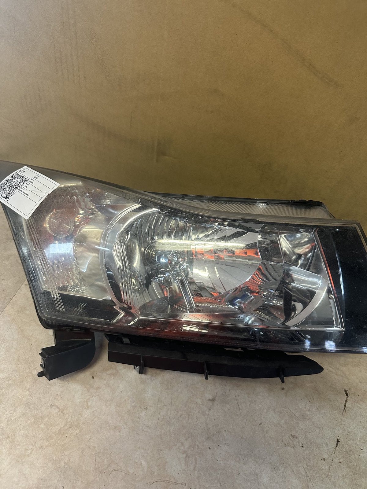 2010 Holden Cruze Cruze Right Headlight 12412