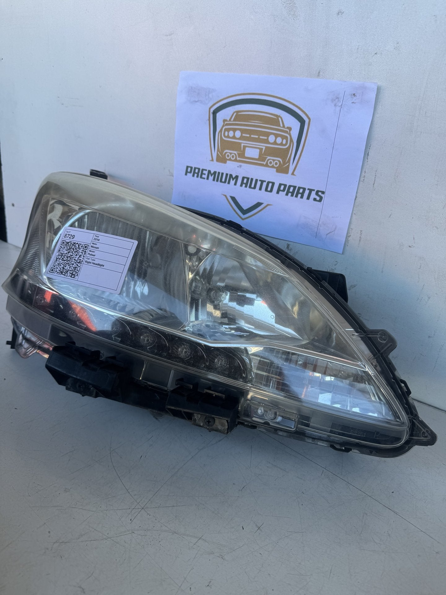 2014 Nissan Pulsar B17 Sedan Right Headlight