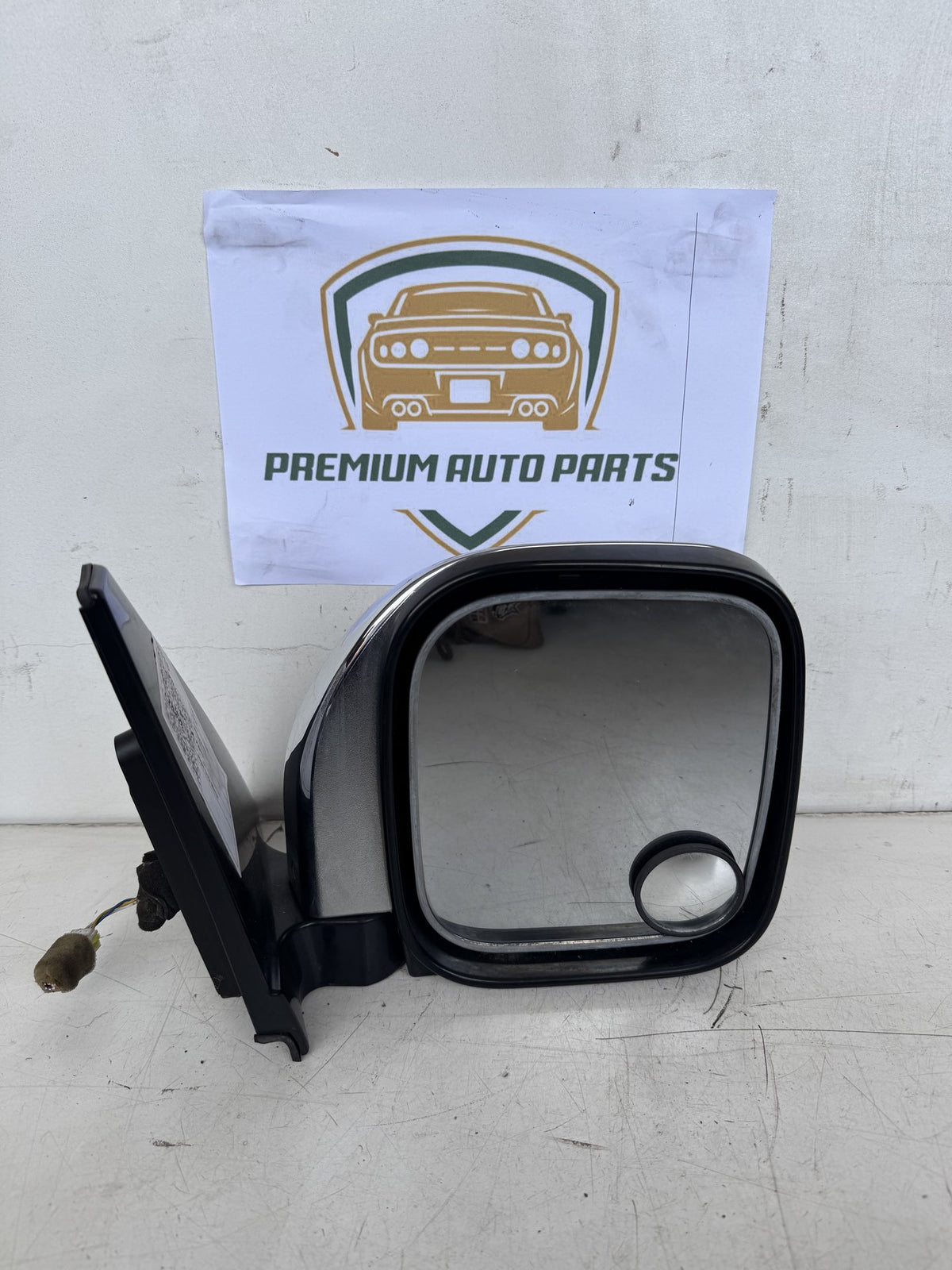 2004 Mitsubishi Pajero NP Station Wagon Right Door Mirror