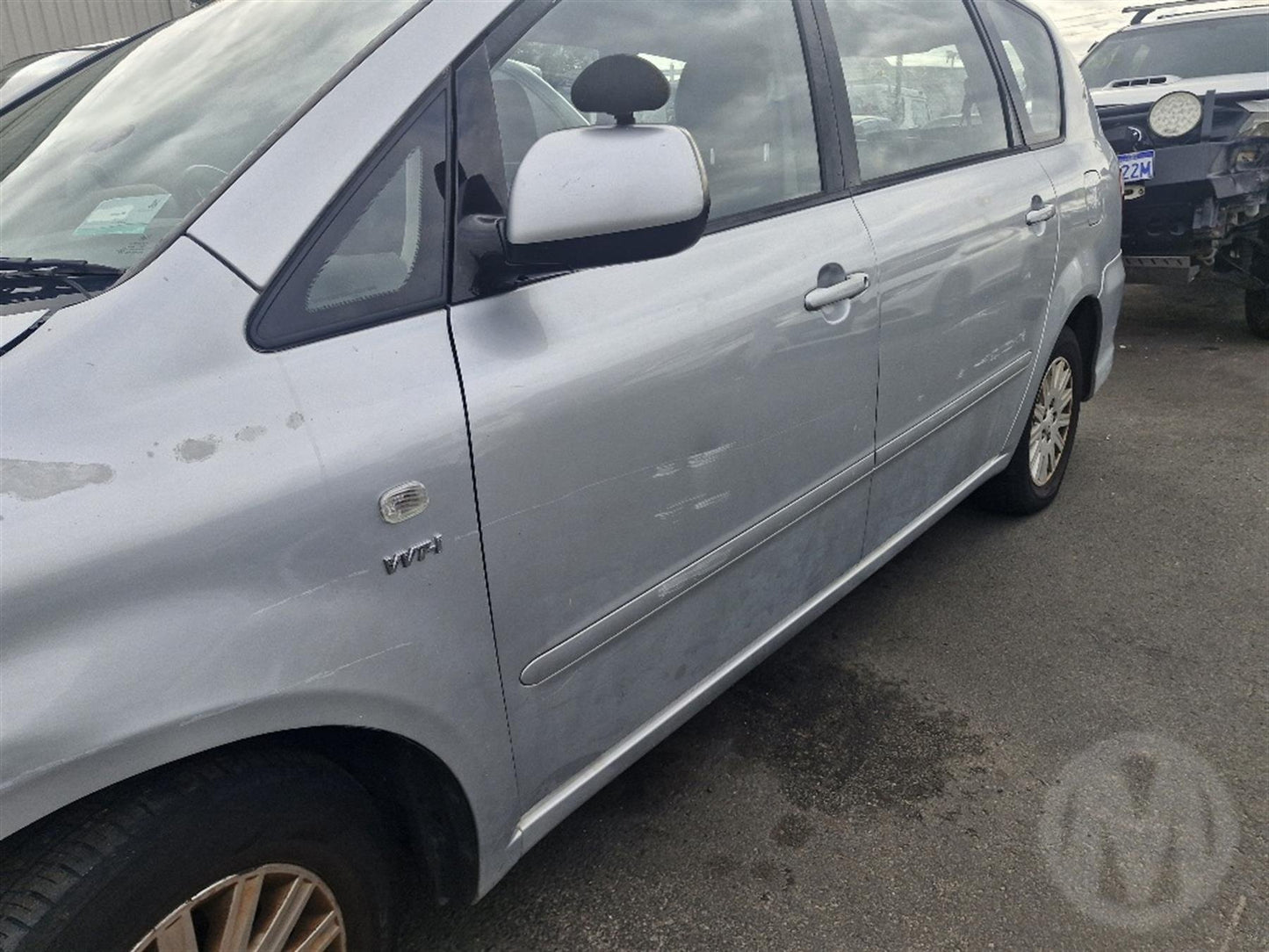 2004 Toyota Avensis
