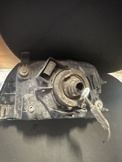 2006 Mitsubishi Triton L 200, Triton Unknown Right Headlight 02HC