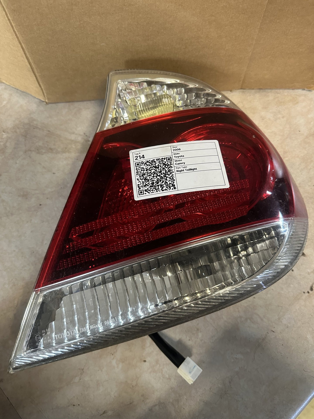 2002-2006 Toyota Camry Sedan Right Taillight KOITO0689