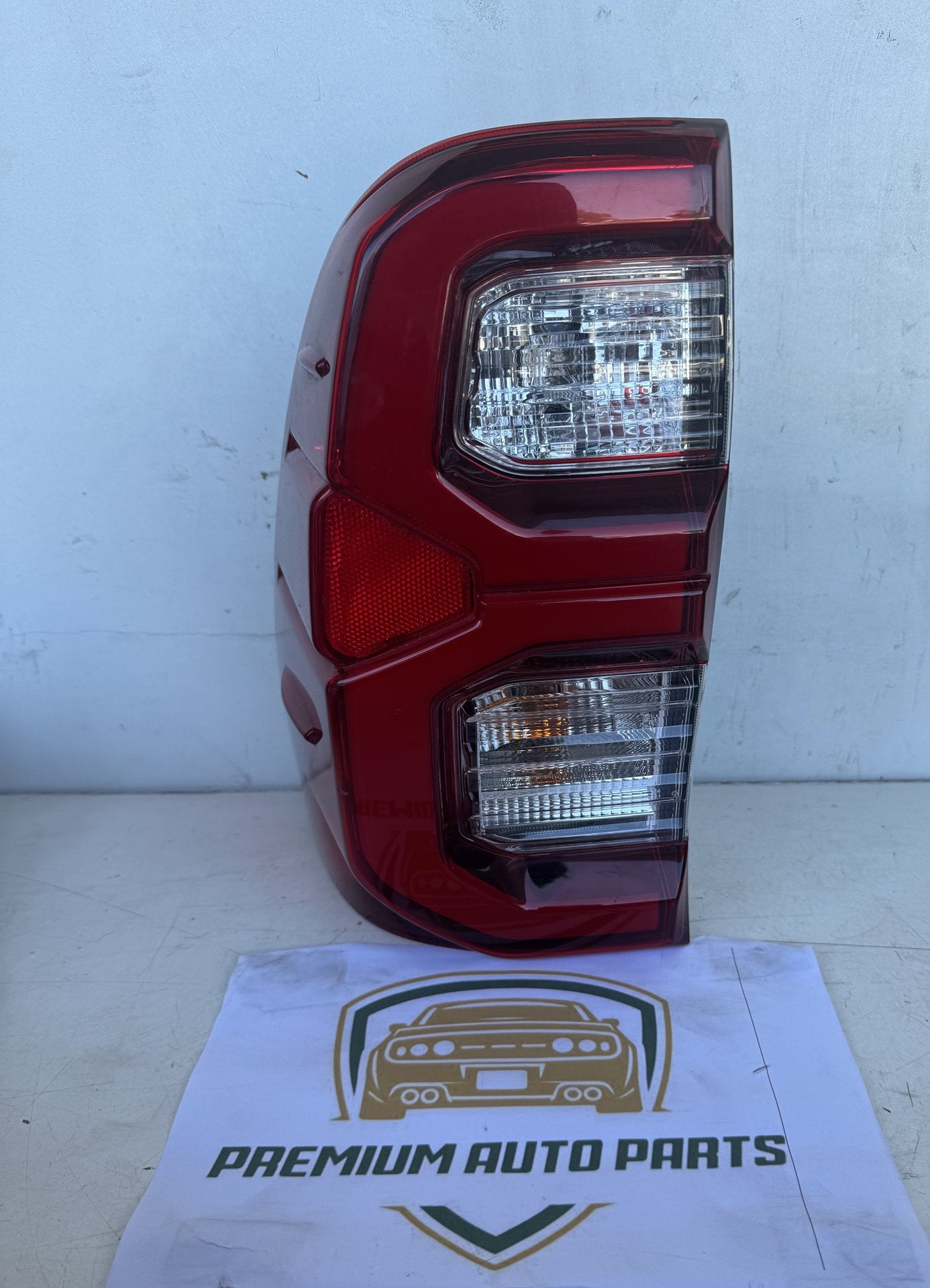2023 Toyota Hilux Pickup Left Taillight koito 0K-186