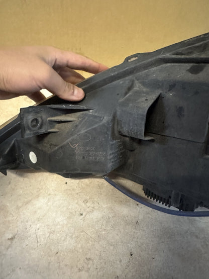 2010 Nissan Murano - Right Headlight