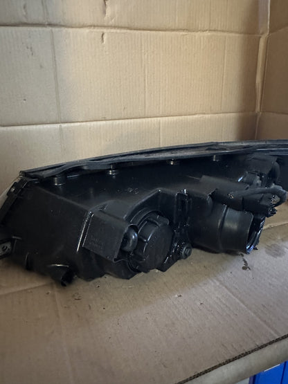 2007 Hyundai Sonata NF - Right Headlight