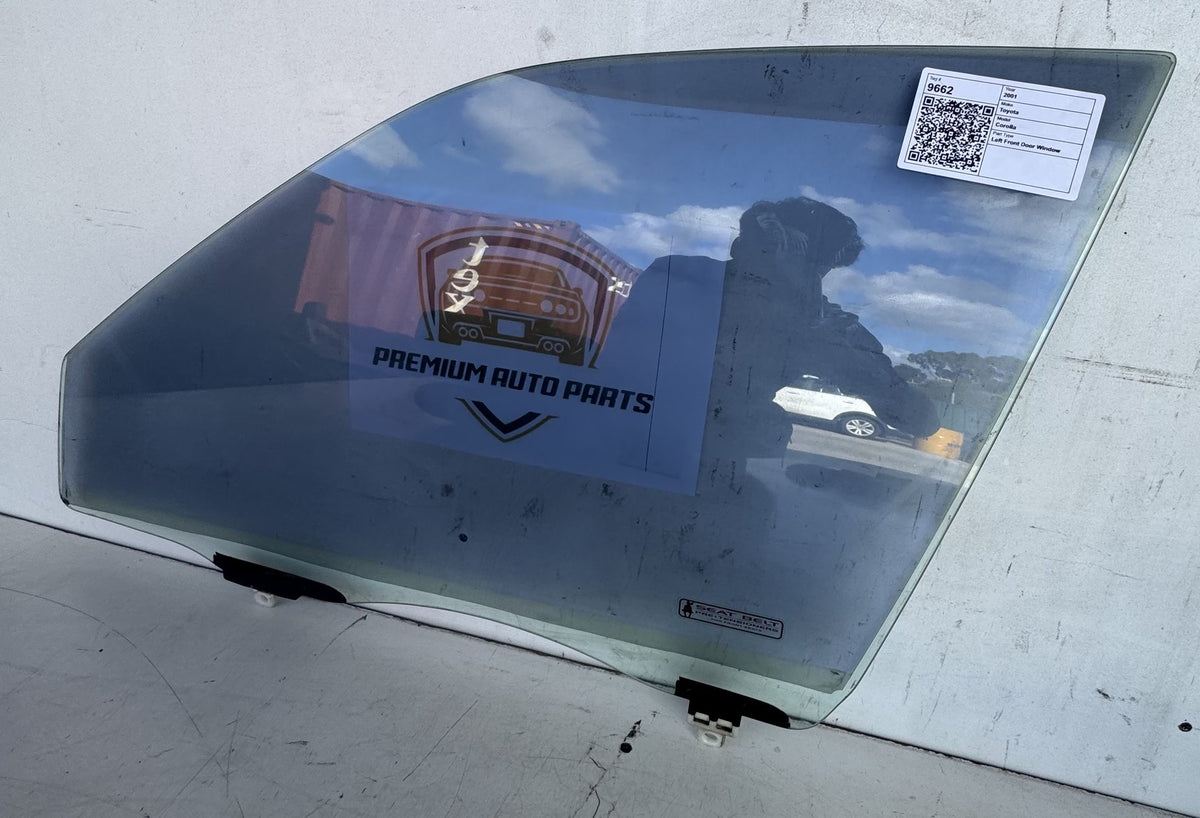 2001 Toyota Corolla E110 Hatchback Left Front Door Window