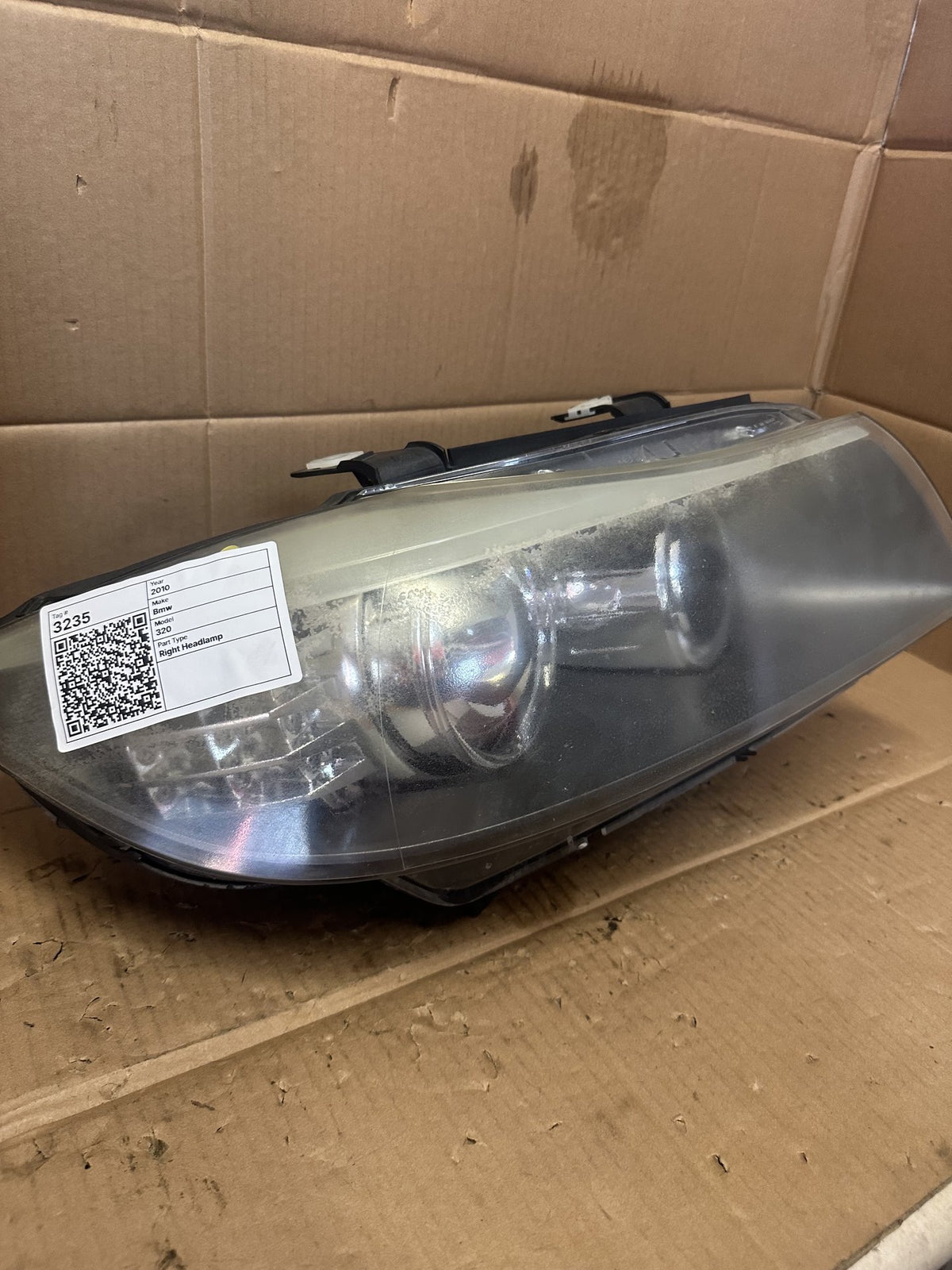 2010 BMW 320 Station Wagon Right Headlight 631172025869