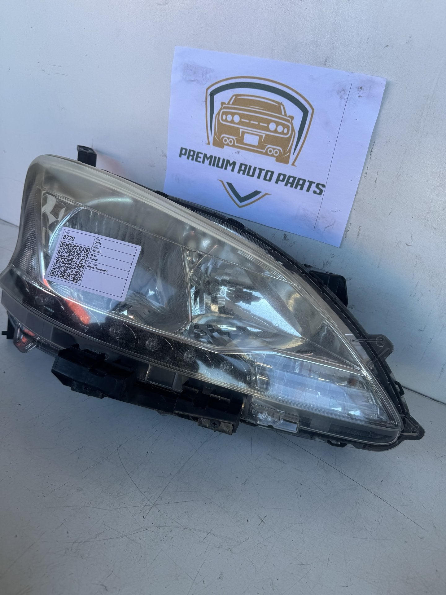 2014 Nissan Pulsar B17 Sedan Right Headlight