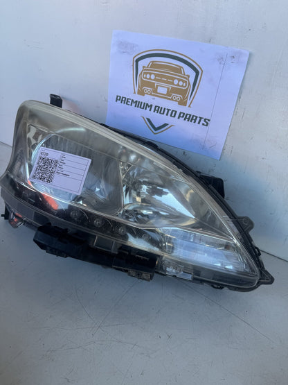 2014 Nissan Pulsar B17 Sedan Right Headlight
