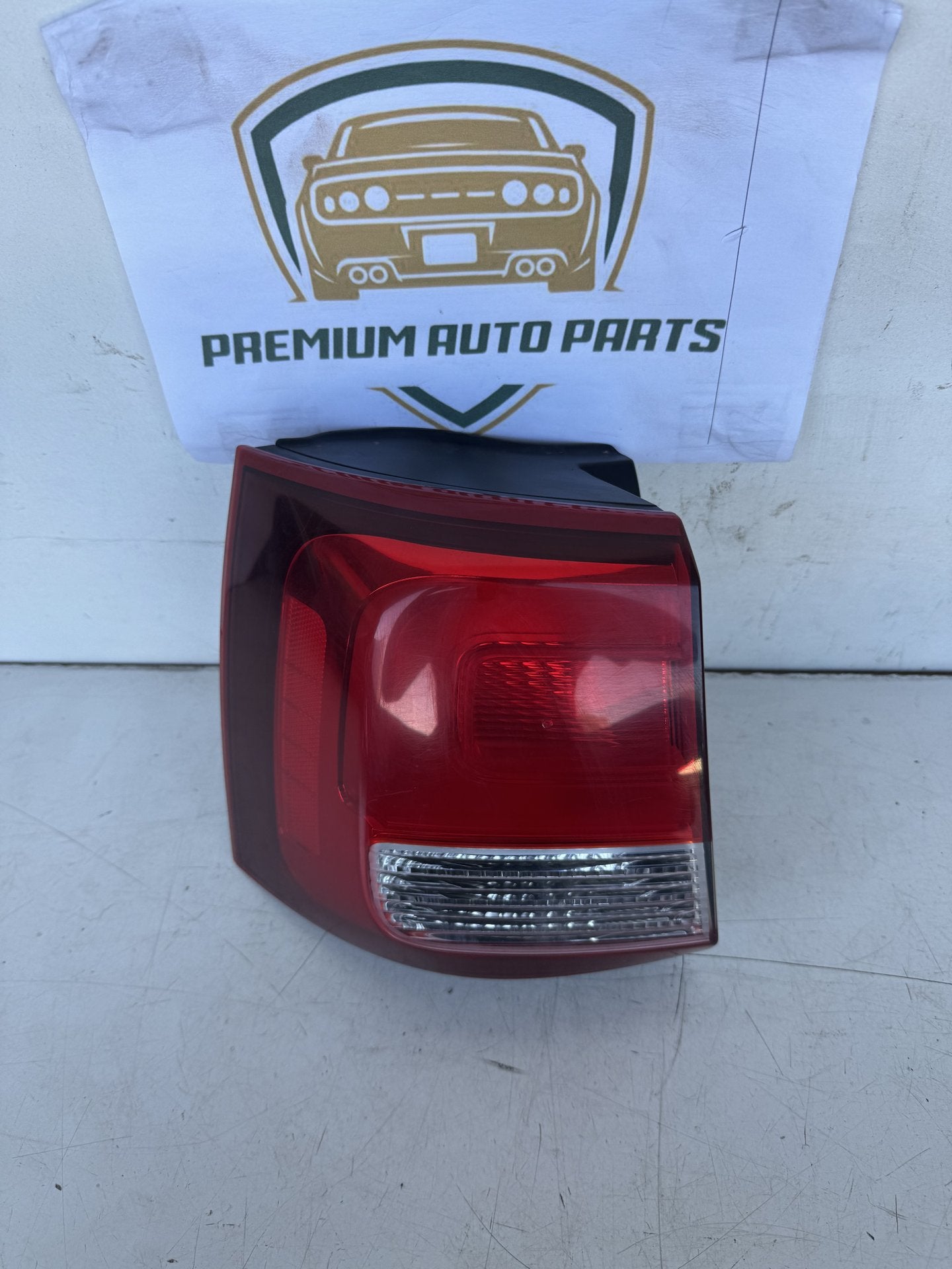 2014 Kia Sorento XM Station Wagon Left Taillight