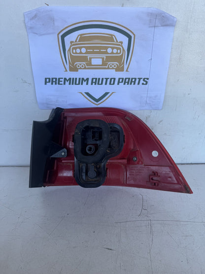 2016 Volkswagen Touareg Station Wagon Left Taillight