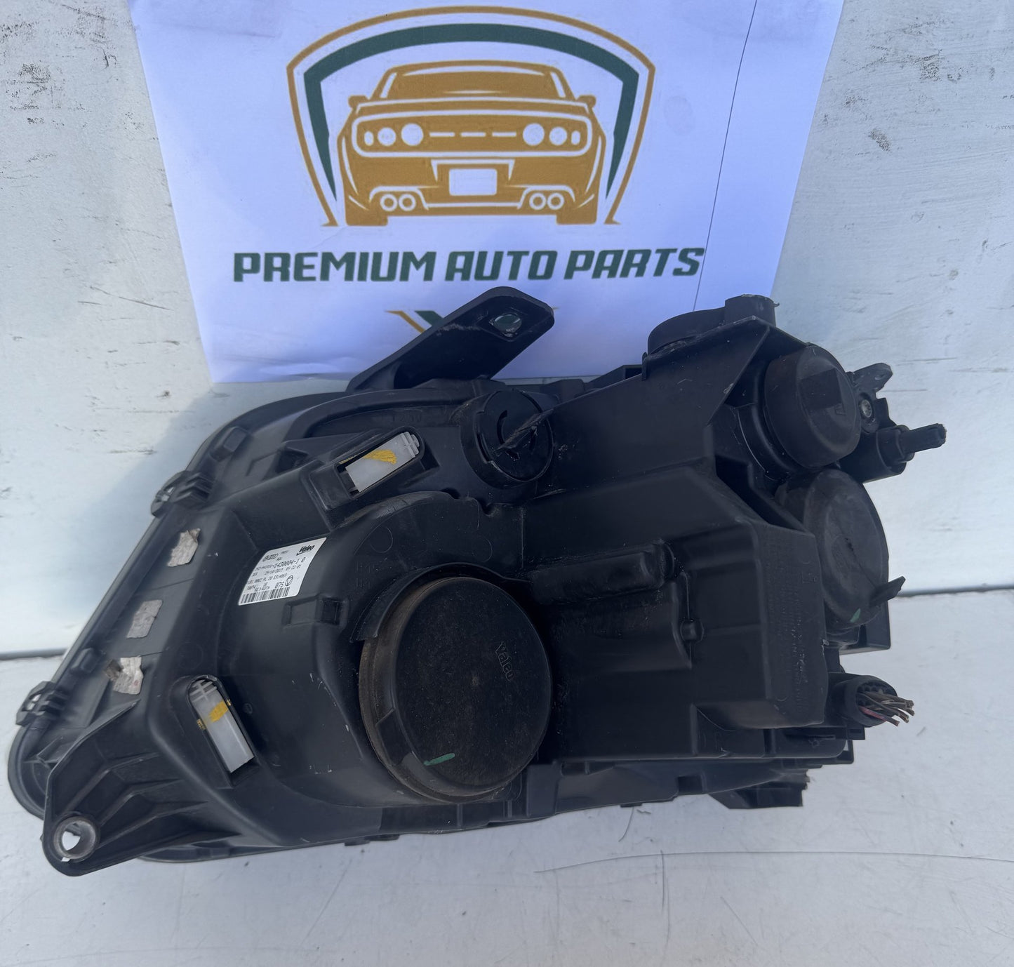 2016  2H Right Headlight