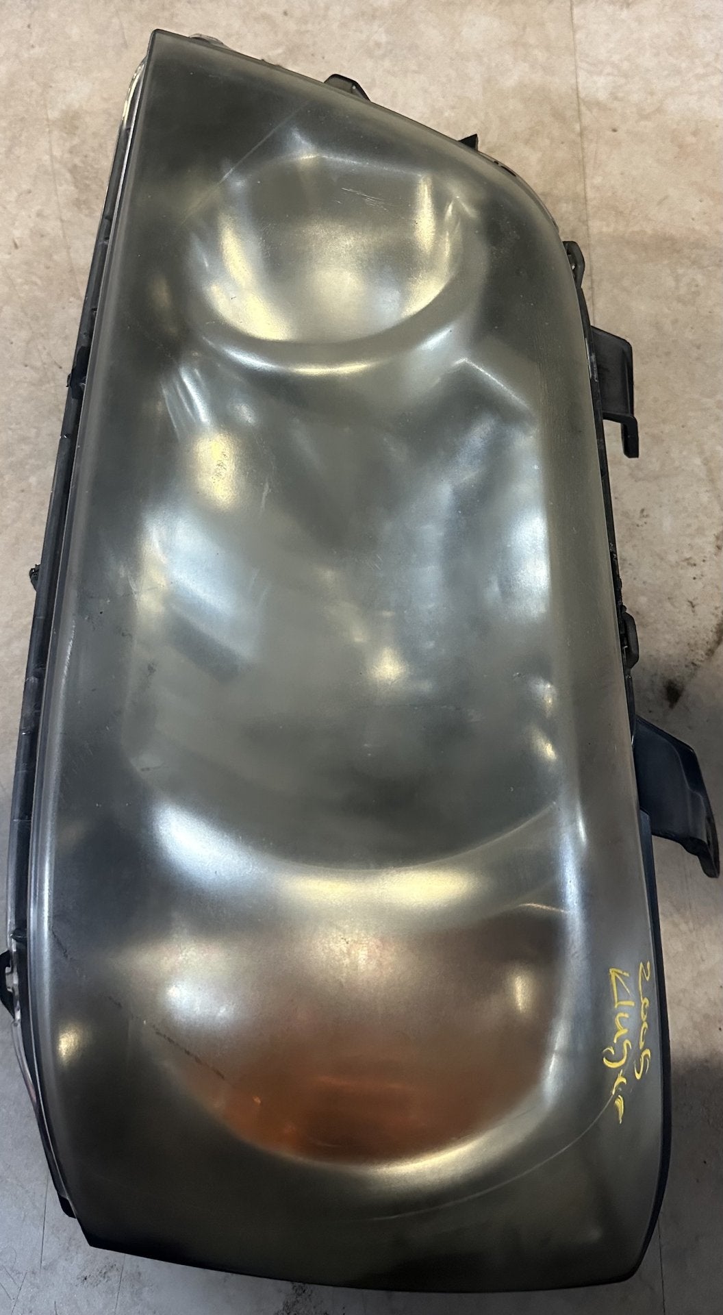 2005 Toyota Highlander - Left Headlight