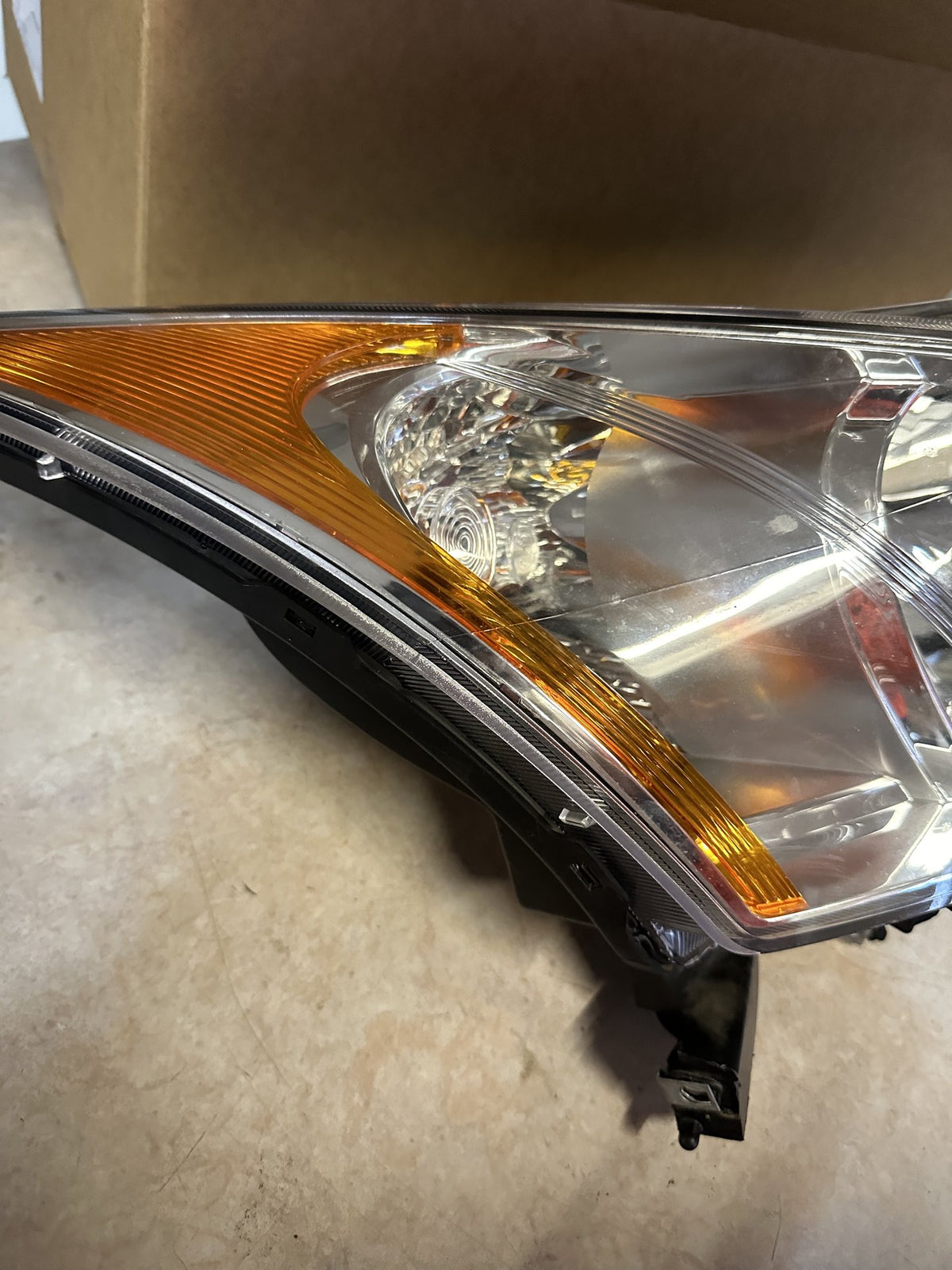 2014 Holden Cruze Cruze Right Headlight 12413