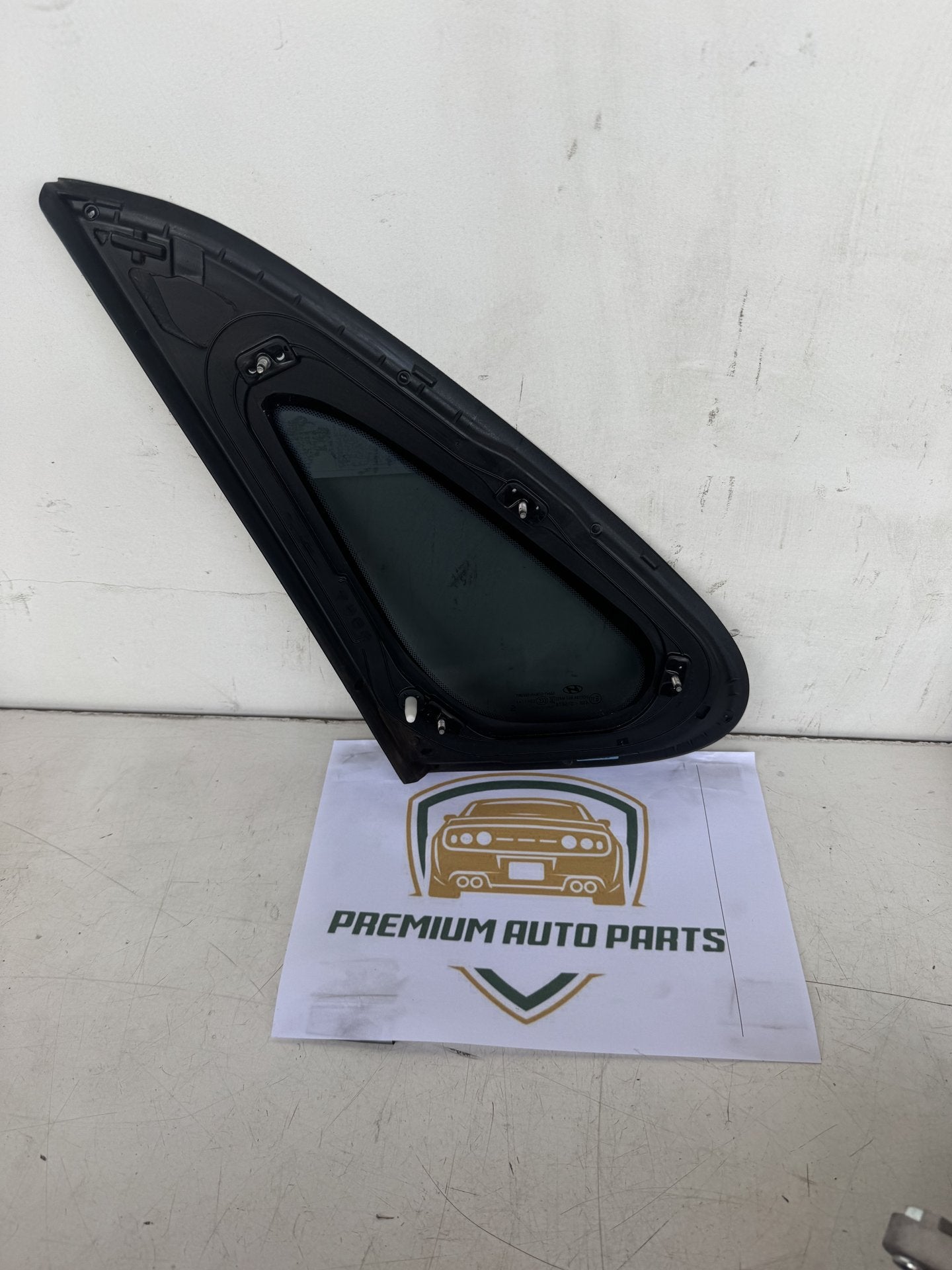 2017 Hyundai i30 Hatchback Right Rear Cargo Glass
