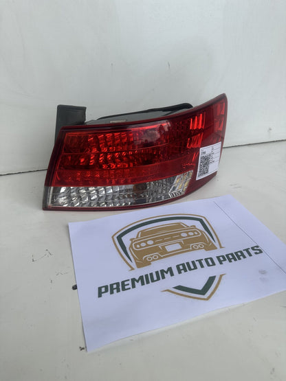 2005 Hyundai Sonata NF Sedan Right Taillight 92402-3KO