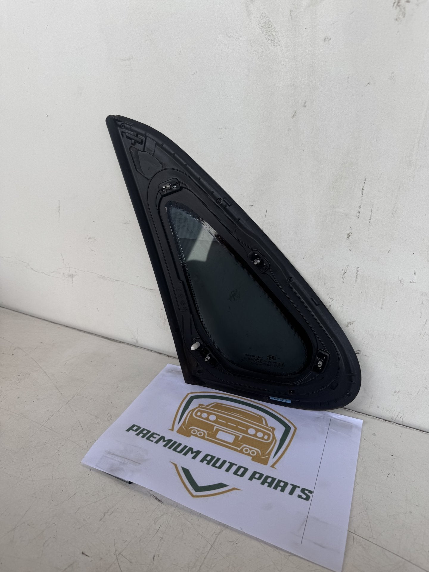 2017 Hyundai i30 Hatchback Right Rear Cargo Glass