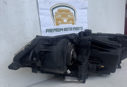 2009  CU Right Headlight